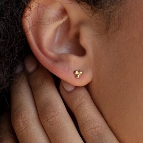 Dot Studs 3 Dot Stud Earrings Dainty Gold Minimalist Hypoallergenic Jewelry CUTE - Picture 6 of 13